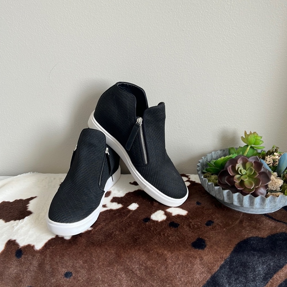 Steve Madden Black Sneakers